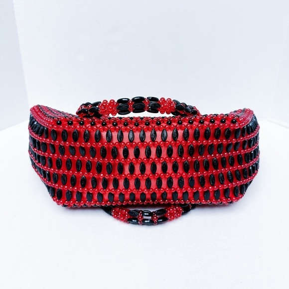 Red and Black Crochet Beaded Shoulder Bag - Picture 5 of 6